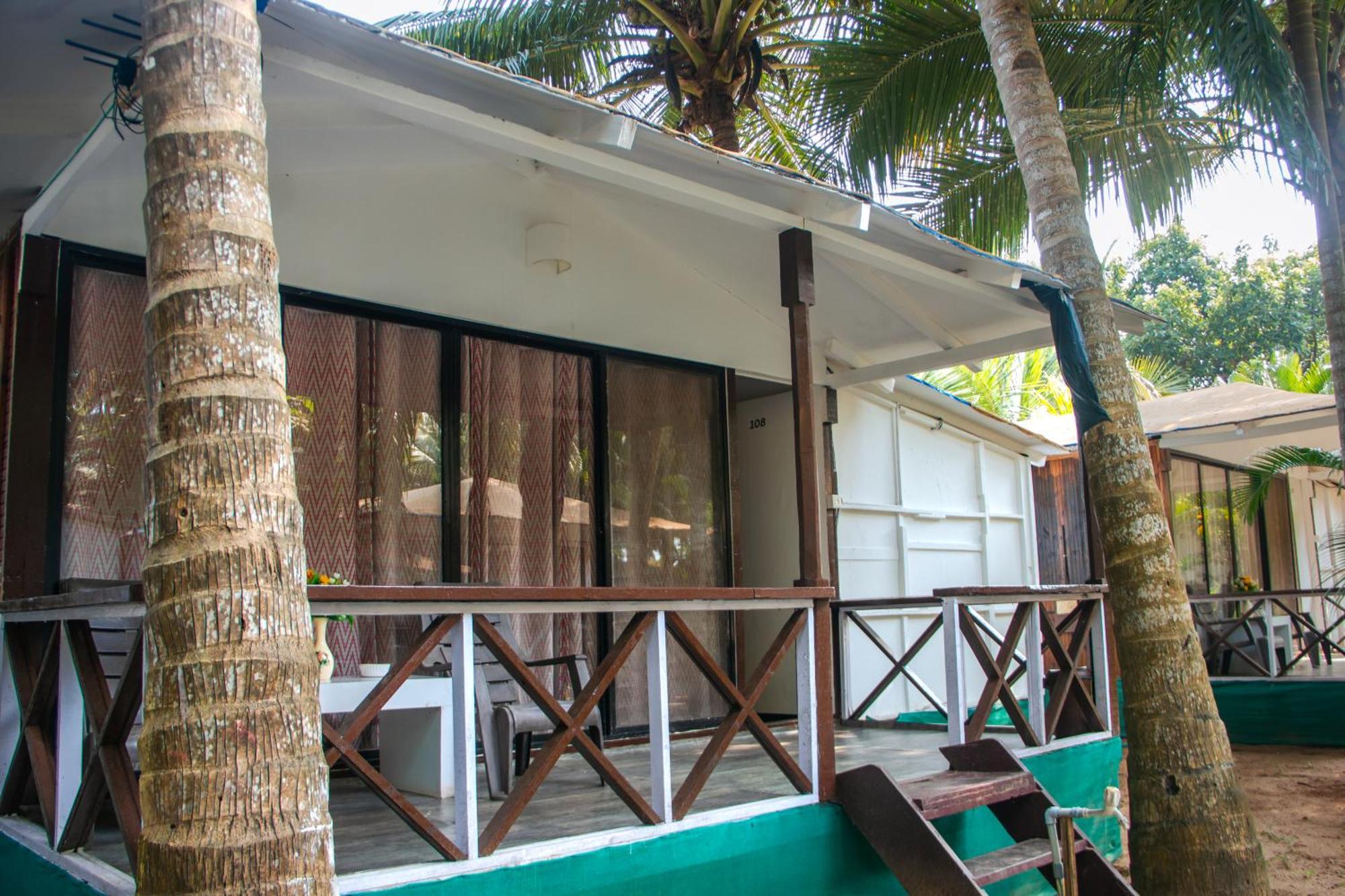 Cuba Patnem Hotel Patnem Beach Exterior photo
